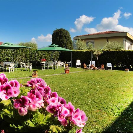 Villa Chiara Affitta Camere Καρράρα Εξωτερικό φωτογραφία